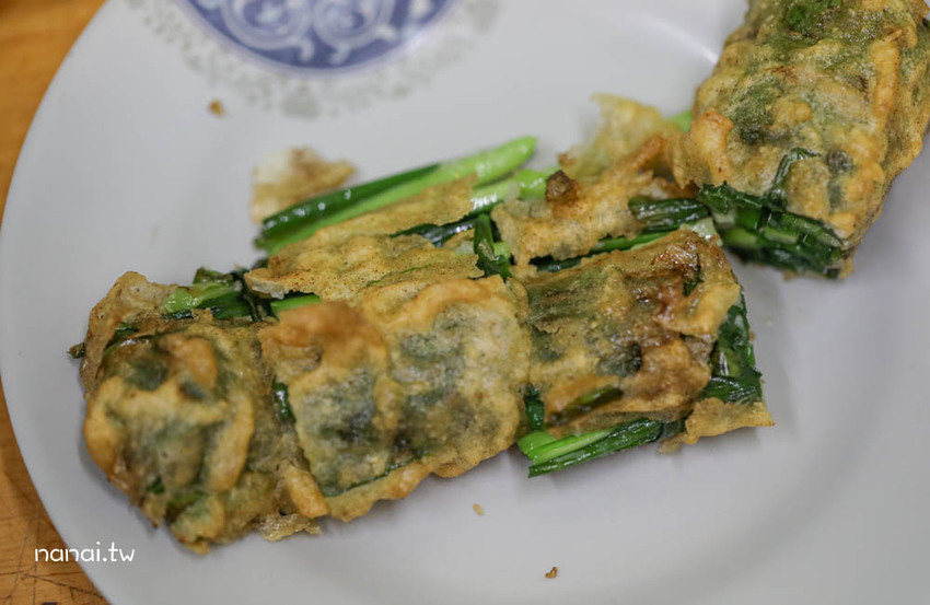 二林三炸粿(原三角窗炸粿)。二林市場隱藏版庶民美食，在地人傳承四代蚵肉炸