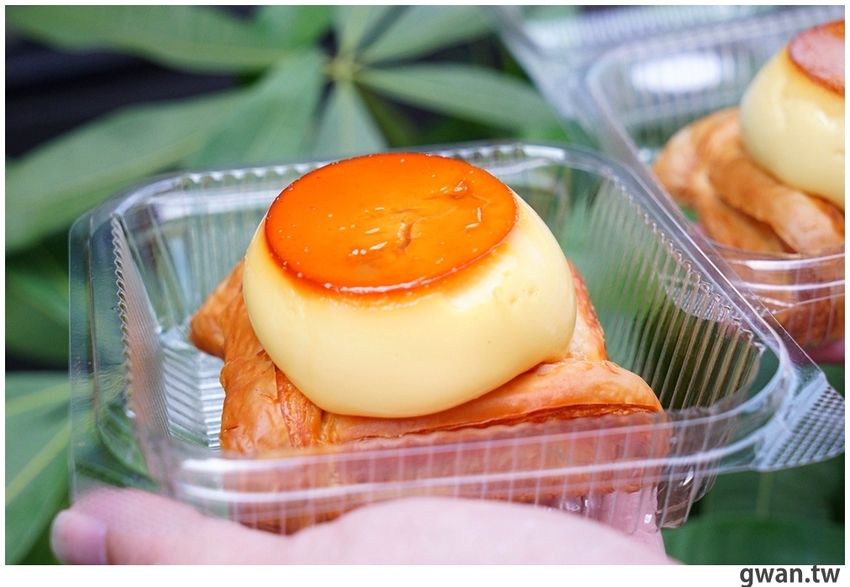 整顆手工布丁搭配丹麥麵包，台南超療癒的布丁麵包在這裡！