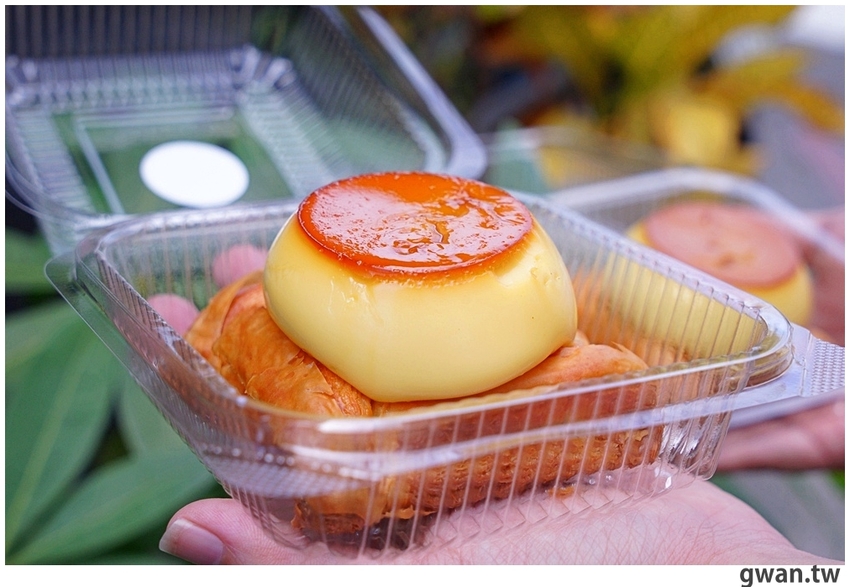 整顆手工布丁搭配丹麥麵包，台南超療癒的布丁麵包在這裡！