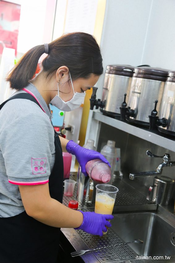 台南飲料｜「三分春色台南華北店」絕美漸層系飲料、鮮果、茶湯!最夯的葡萄芝士也喝的到，每月推奉茶日買一送一! - 台南好Food遊