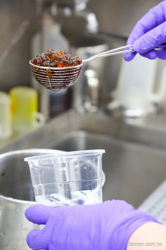 台南飲料｜「三分春色台南華北店」絕美漸層系飲料、鮮果、茶湯!最夯的葡萄芝士也喝的到，每月推奉茶日買一送一! - 台南好Food遊