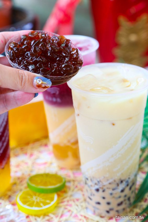 台南飲料｜「三分春色台南華北店」絕美漸層系飲料、鮮果、茶湯!最夯的葡萄芝士也喝的到，每月推奉茶日買一送一! - 台南好Food遊