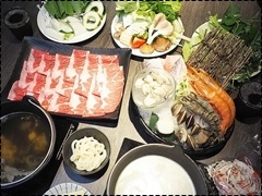 /tmp/phpOgo7LJ /tmp/phpOgo7LJ