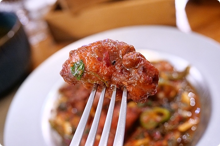 嘉義美食⎪盛食咖哩店。咖哩口感醇厚,瑪莎拉香料香氣濃郁,必點烤餅搭咖哩醬。嘉義巷弄美食,五顆星評價。 @捲捲頭 Wonderful 品味。生活 /tmp/phpD2t4T5