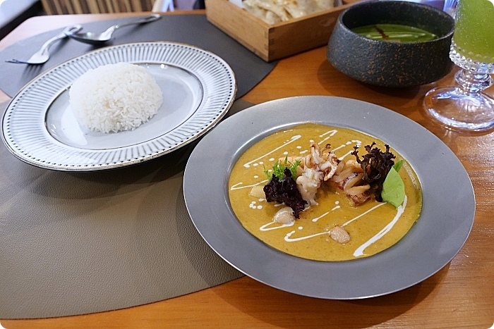 嘉義美食⎪盛食咖哩店。咖哩口感醇厚,瑪莎拉香料香氣濃郁,必點烤餅搭咖哩醬。嘉義巷弄美食,五顆星評價。 @捲捲頭 Wonderful 品味。生活 /tmp/phpgjBVHl