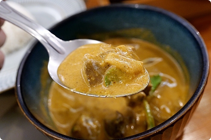 嘉義美食⎪盛食咖哩店。咖哩口感醇厚,瑪莎拉香料香氣濃郁,必點烤餅搭咖哩醬。嘉義巷弄美食,五顆星評價。 @捲捲頭 Wonderful 品味。生活 /tmp/phpHFbo3v