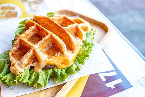 【蘆洲美食】Q Burger-正統香港與澳門的美味,首創港澳式早午餐店