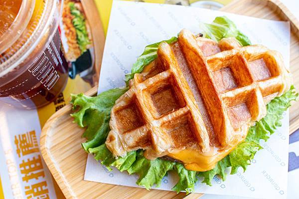 【蘆洲美食】Q Burger-正統香港與澳門的美味,首創港澳式早午餐店