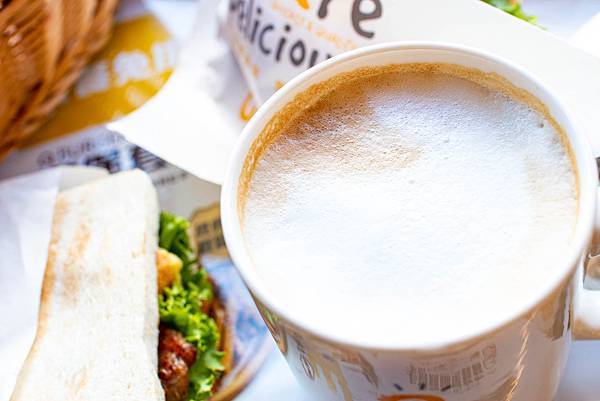 【蘆洲美食】Q Burger-正統香港與澳門的美味,首創港澳式早午餐店