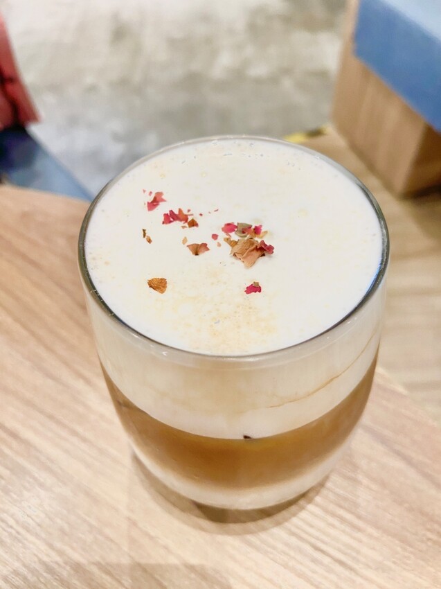 新北咖啡廳推薦 新莊宏匯廣場 ASPOON_ASPOON阿本紅蔘咖啡館 集結咖啡、紅蔘與健康為一體的咖啡店