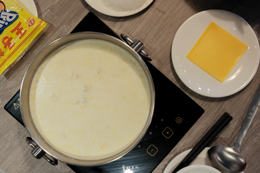 蘆洲海鮮火鍋_龍蝦火鍋_樂釜 蘆洲海鮮火鍋_龍蝦火鍋_樂釜 牛奶鍋