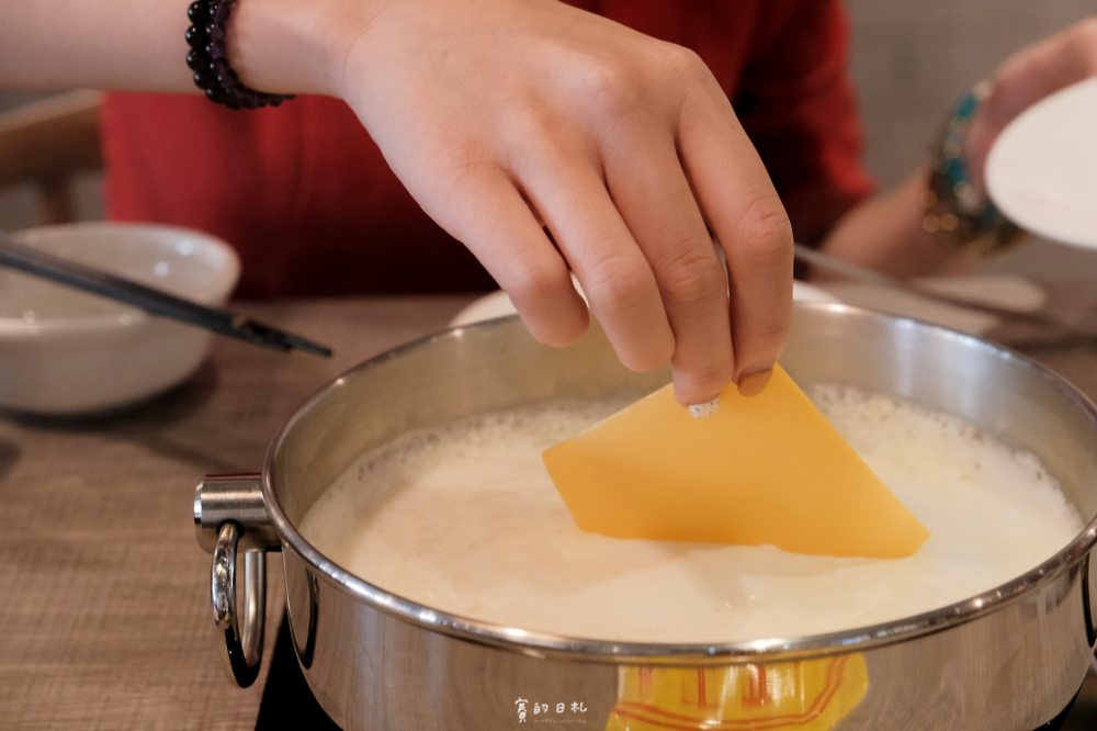 蘆洲海鮮火鍋_龍蝦火鍋_樂釜 蘆洲海鮮火鍋_龍蝦火鍋_樂釜 牛奶鍋