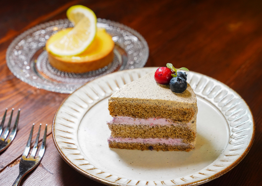 [高雄下午茶推薦]夏全開-果貿社區高人氣~日式古著感!是下午茶店也是相片店! @美食好芃友