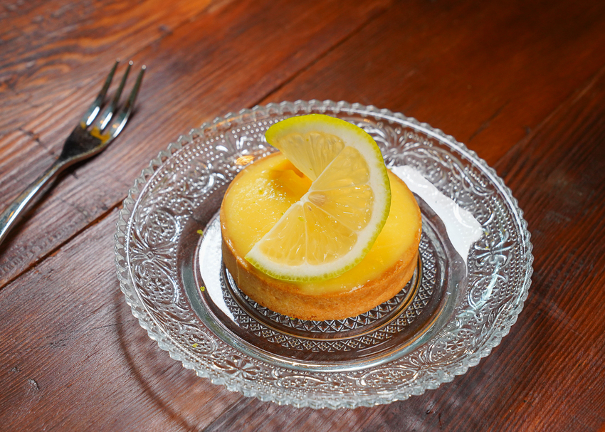 [高雄下午茶推薦]夏全開-果貿社區高人氣~日式古著感!是下午茶店也是相片店! @美食好芃友