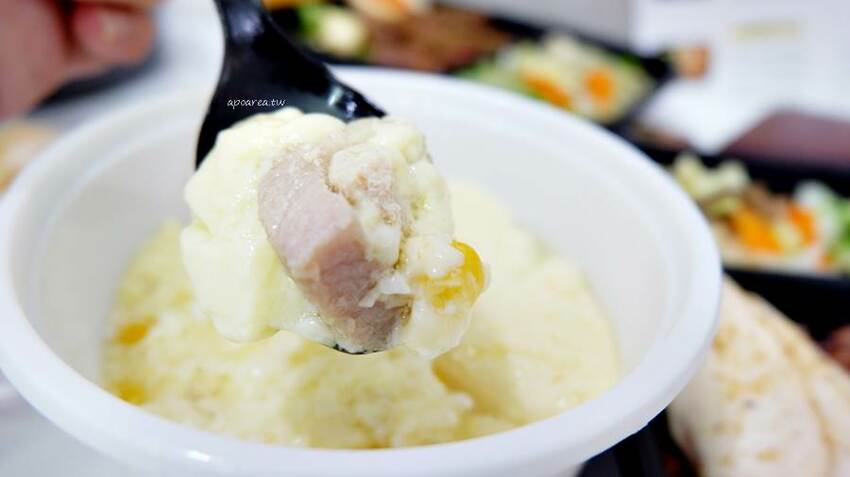 石饕低卡餐盒坊。走進2D漫畫世界吃便當,自助機點餐還可LINE PAY付款,台中鐵板低卡便當推薦 - 🍎 蘋果話日常🍎