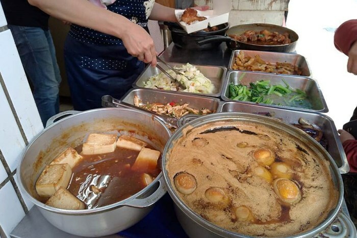 石饕低卡餐盒坊。走進2D漫畫世界吃便當,自助機點餐還可LINE PAY付款,台中鐵板低卡便當推薦 - 🍎 蘋果話日常🍎