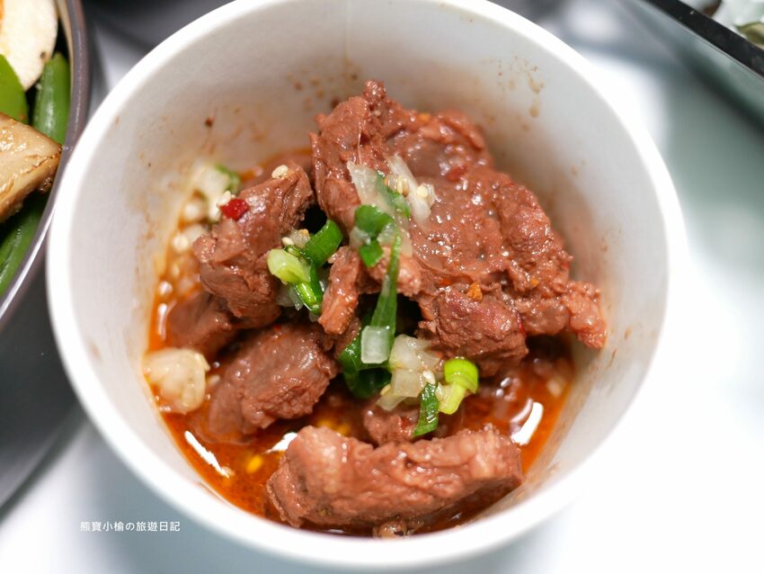【台中美食】石饕低卡餐盒坊北屯進化店,運動後必吃的低卡餐推薦!配菜有溏心蛋唷,還有超好吃蒸蛋湯才35元。 @熊寶小榆の旅遊日記