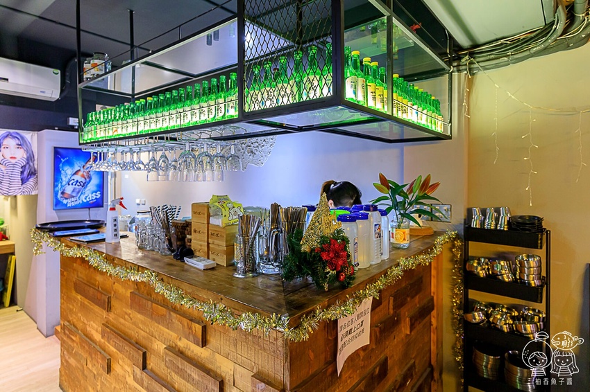 That’s ok 괜찮아 韓式餐酒館，免出國也能吃到超潮韓式料理！限量馬鈴薯豬骨湯、韓式炸雞、炸年糕通通有，還有夢幻花式調酒好浪漫！