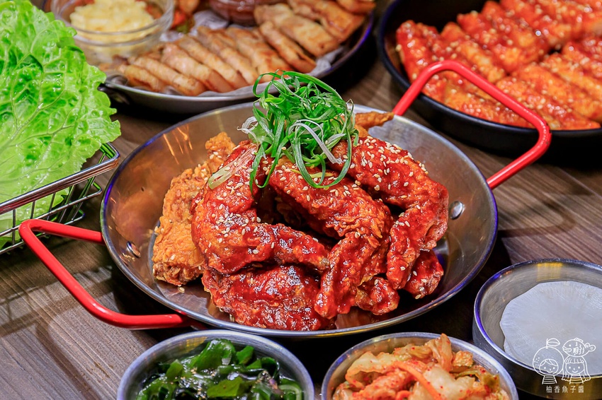 That’s ok 괜찮아 韓式餐酒館，免出國也能吃到超潮韓式料理！限量馬鈴薯豬骨湯、韓式炸雞、炸年糕通通有，還有夢幻花式調酒好浪漫！