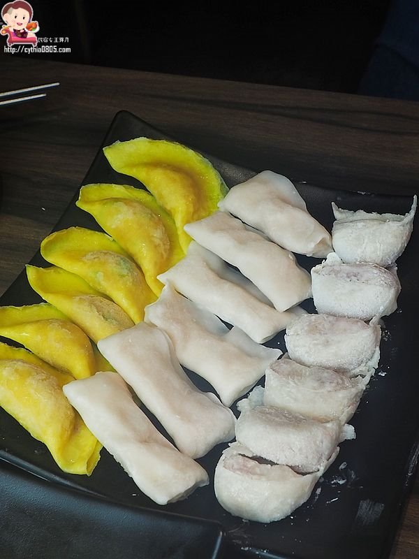 桃園龜山美食-巴適經典麻辣火鍋林口店-746元就有和牛吃到飽，還有牛舌牛肝隨你吃，珍珠奶茶自己調啊!!  (邀約) @民宿女王芽月-美食.旅遊.全台趴趴走