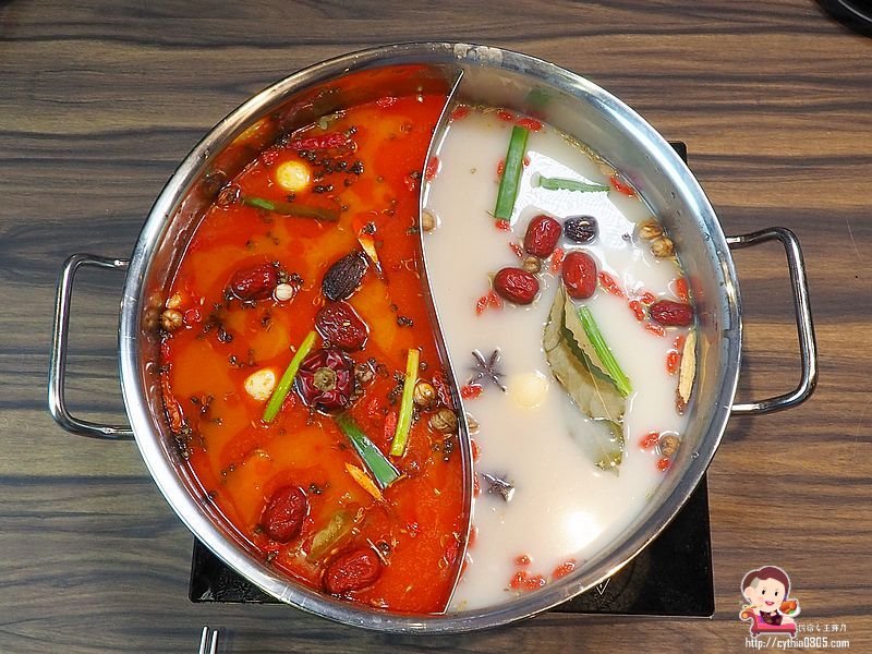 桃園龜山美食-巴適經典麻辣火鍋林口店-746元就有和牛吃到飽，還有牛舌牛肝隨你吃，珍珠奶茶自己調啊!!  (邀約) @民宿女王芽月-美食.旅遊.全台趴趴走