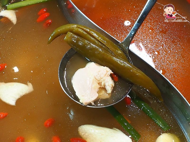 桃園龜山美食-巴適經典麻辣火鍋林口店-746元就有和牛吃到飽，還有牛舌牛肝隨你吃，珍珠奶茶自己調啊!!  (邀約) @民宿女王芽月-美食.旅遊.全台趴趴走