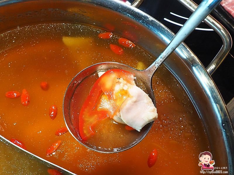 桃園龜山美食-巴適經典麻辣火鍋林口店-746元就有和牛吃到飽，還有牛舌牛肝隨你吃，珍珠奶茶自己調啊!!  (邀約) @民宿女王芽月-美食.旅遊.全台趴趴走