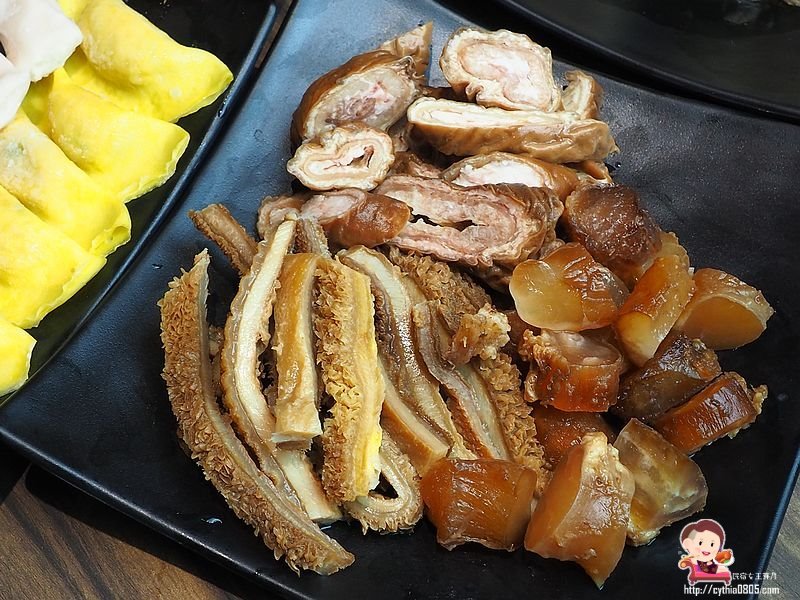 桃園龜山美食-巴適經典麻辣火鍋林口店-746元就有和牛吃到飽，還有牛舌牛肝隨你吃，珍珠奶茶自己調啊!!  (邀約) @民宿女王芽月-美食.旅遊.全台趴趴走