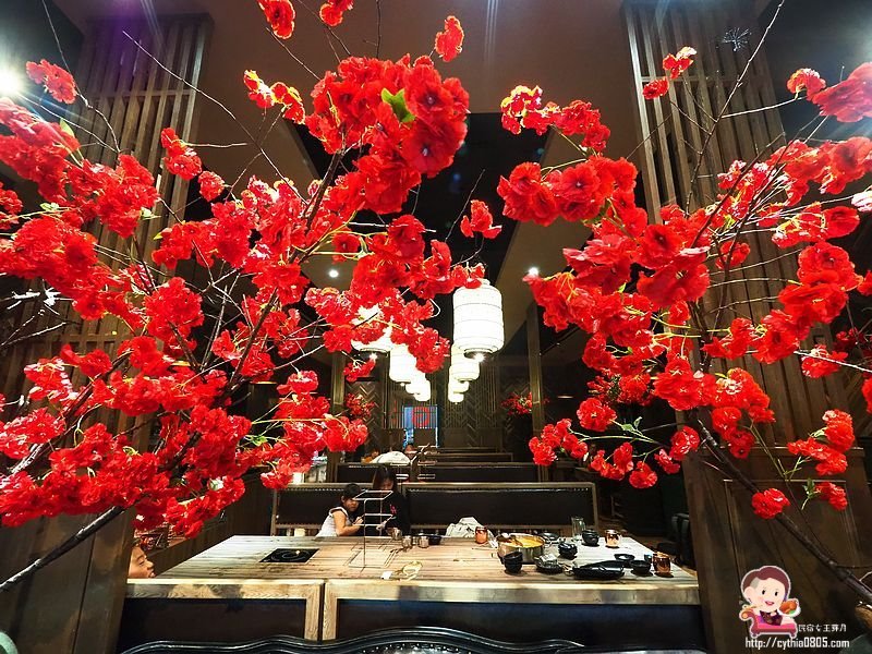 桃園龜山美食-巴適經典麻辣火鍋林口店-746元就有和牛吃到飽，還有牛舌牛肝隨你吃，珍珠奶茶自己調啊!!  (邀約) @民宿女王芽月-美食.旅遊.全台趴趴走