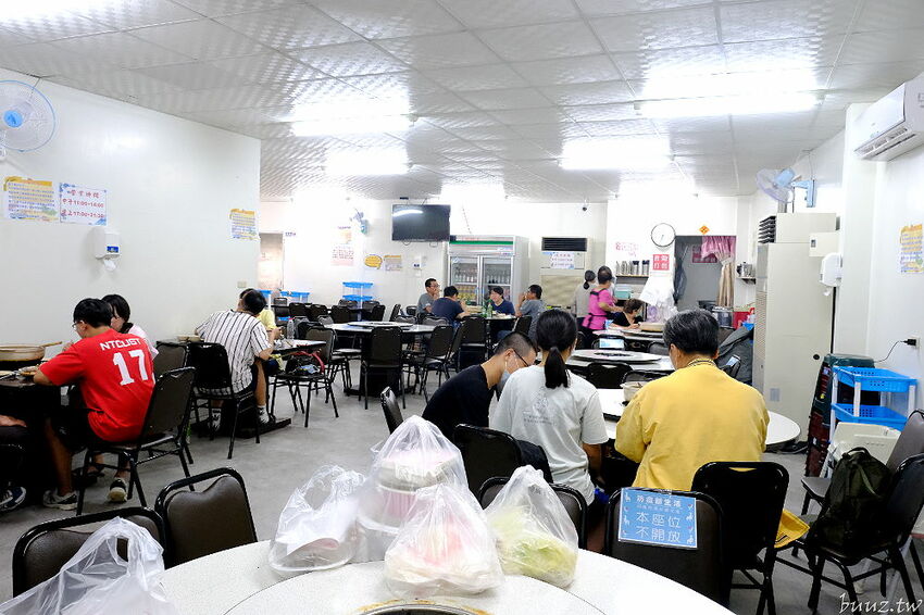 榴槤雞湯想嚐嚐看嗎~田園旁的廣式椰子雞餐廳,加入整顆椰子水,湯頭甘甜有濃厚果香!