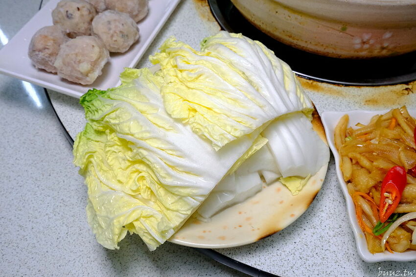 榴槤雞湯想嚐嚐看嗎~田園旁的廣式椰子雞餐廳,加入整顆椰子水,湯頭甘甜有濃厚果香!