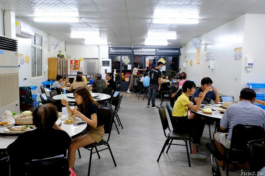 榴槤雞湯想嚐嚐看嗎~田園旁的廣式椰子雞餐廳,加入整顆椰子水,湯頭甘甜有濃厚果香!