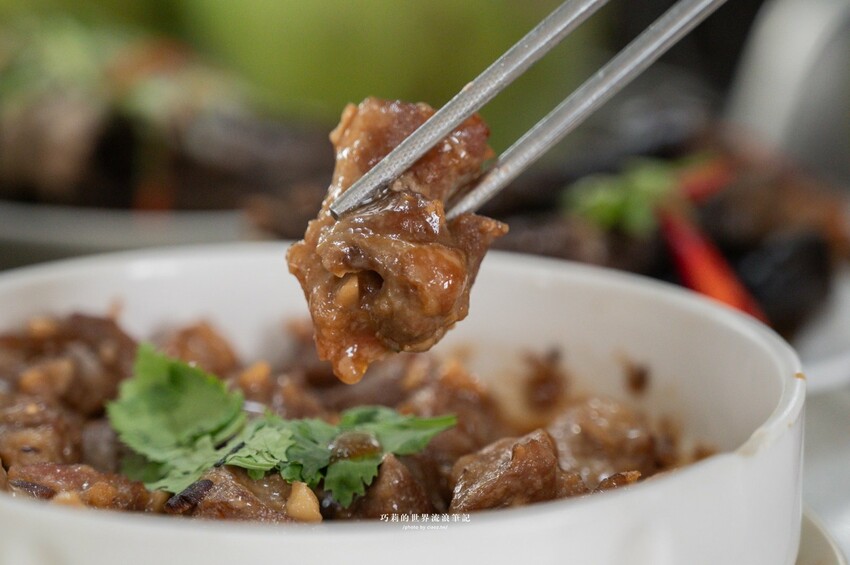 台中高鐵附近超強椰子雞湯，湯頭清甜溫潤香氣滿分！全是廣東媽媽的手路菜