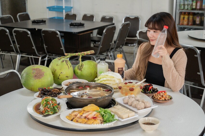 台中高鐵附近超強椰子雞湯，湯頭清甜溫潤香氣滿分！全是廣東媽媽的手路菜