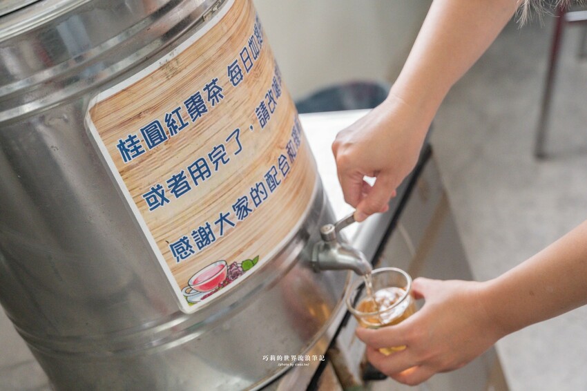 台中高鐵附近超強椰子雞湯，湯頭清甜溫潤香氣滿分！全是廣東媽媽的手路菜