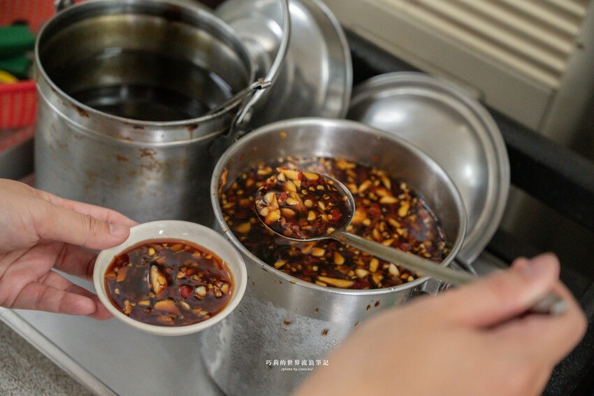 台中高鐵附近超強椰子雞湯，湯頭清甜溫潤香氣滿分！全是廣東媽媽的手路菜