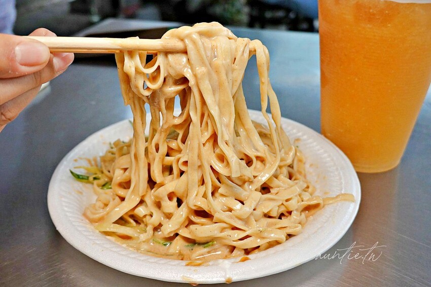 【嘉義】西區｜涼麵四味果汁，蒜香美乃滋涼麵，招牌四味果汁，夏天就是要這一味！