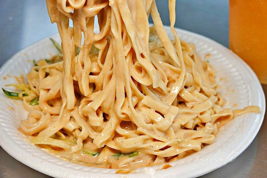 【嘉義】西區｜涼麵四味果汁，蒜香美乃滋涼麵，招牌四味果汁，夏天就是要這一味！