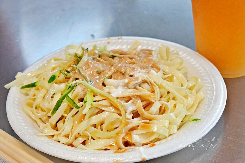 【嘉義】西區｜涼麵四味果汁，蒜香美乃滋涼麵，招牌四味果汁，夏天就是要這一味！