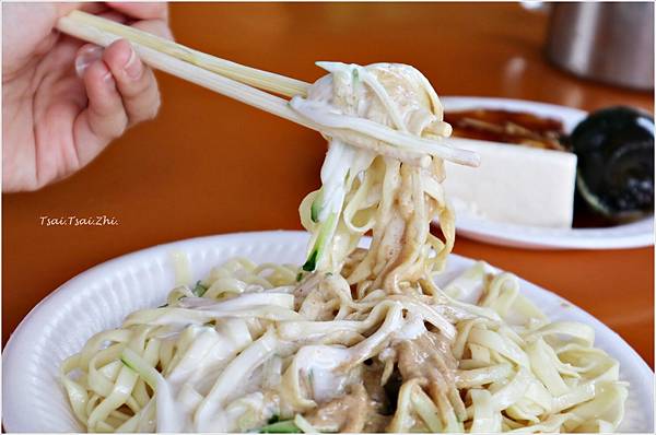 [嘉義市西區]涼麵四味果汁 總店|嘉義在地美食推薦，涼麵清爽