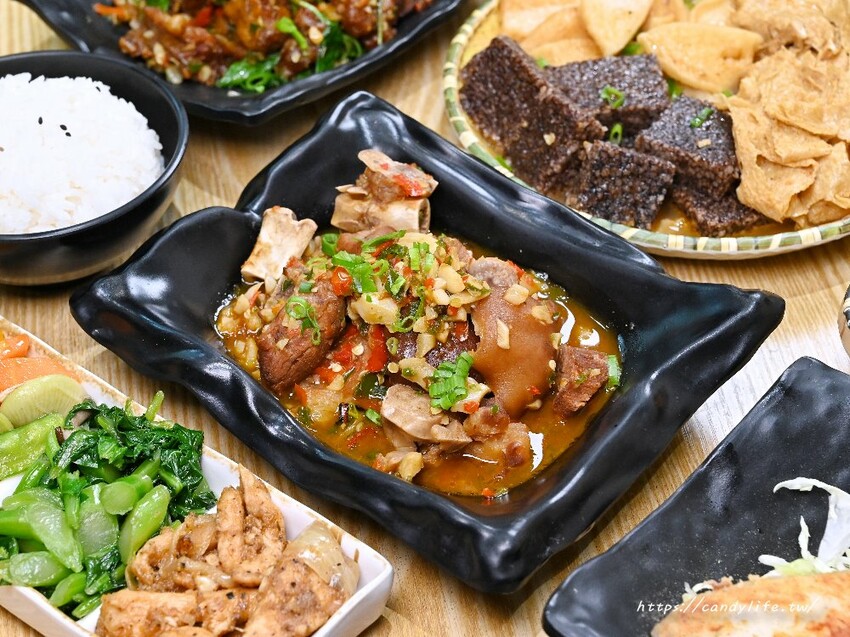 台中市東區玉品軒茶棧｜台中簡餐店天花板！餐點超過200種，激推香辣美食，營業至凌晨兩點半