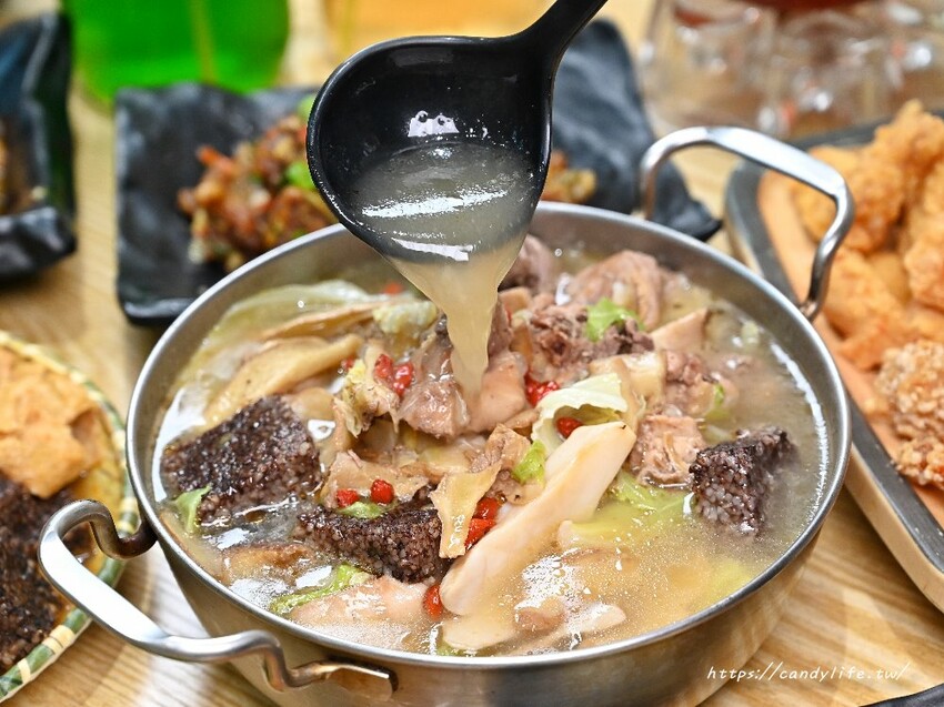 台中市東區玉品軒茶棧｜台中簡餐店天花板！餐點超過200種，激推香辣美食，營業至凌晨兩點半