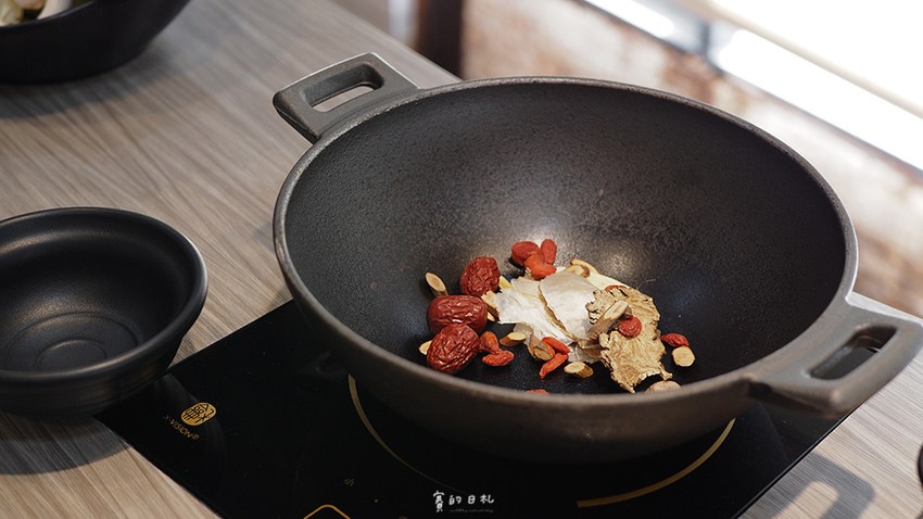 彰化火鍋 濎極鍋物 陳稜店 蛤蠣爆炸多卜卜鍋 彰化燒酒雞鍋 彰化石頭火鍋 平價火鍋 賽的日札306.png