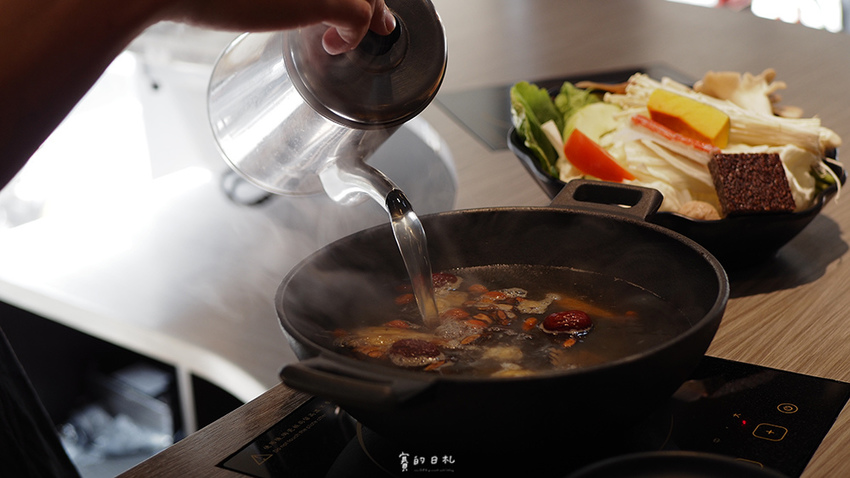 彰化火鍋 濎極鍋物 陳稜店 蛤蠣爆炸多卜卜鍋 彰化燒酒雞鍋 彰化石頭火鍋 平價火鍋 賽的日札322.png