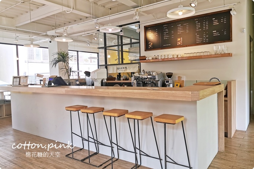 台中老店變身網美早午餐，向陽房最新厚茶生吐司必吃～陽光食事所文青風吐司盤百元有找！