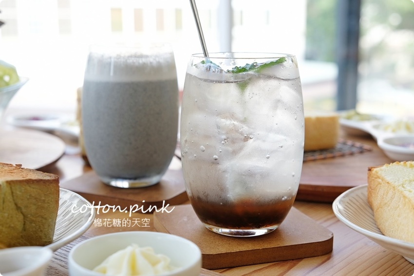 台中老店變身網美早午餐，向陽房最新厚茶生吐司必吃～陽光食事所文青風吐司盤百元有找！