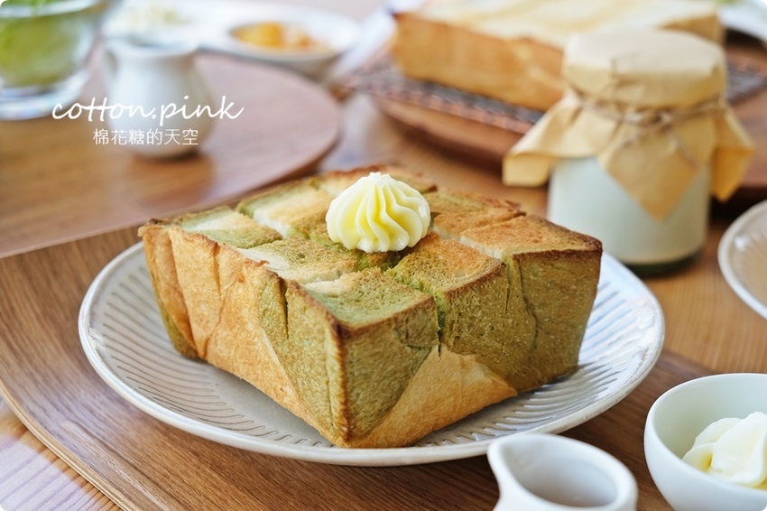 台中老店變身網美早午餐，向陽房最新厚茶生吐司必吃～陽光食事所文青風吐司盤百元有找！