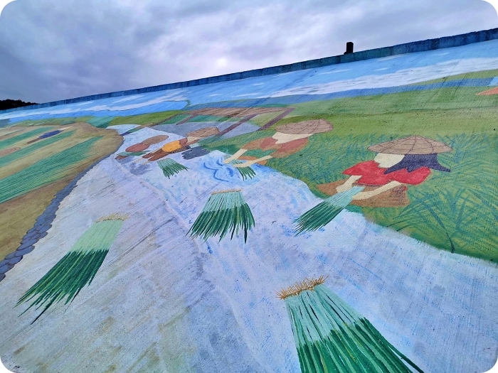 三星彩繪堤防⎪超大稻草人、彩繪階梯，立體小火車開到你眼前，堤防大變身，一起來同框拍照吧！ @捲捲頭 Wonderful 品味。生活