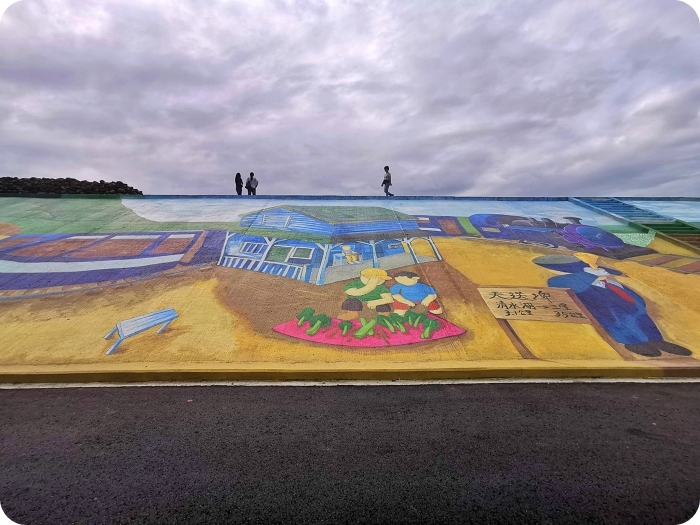 三星彩繪堤防⎪超大稻草人、彩繪階梯，立體小火車開到你眼前，堤防大變身，一起來同框拍照吧！ @捲捲頭 Wonderful 品味。生活