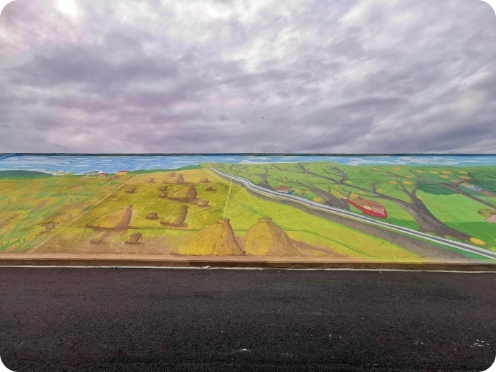 三星彩繪堤防⎪超大稻草人、彩繪階梯，立體小火車開到你眼前，堤防大變身，一起來同框拍照吧！ @捲捲頭 Wonderful 品味。生活